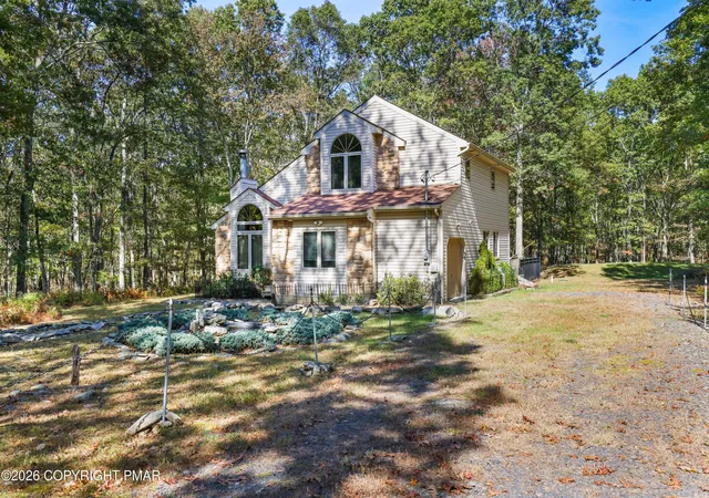 Photo 50 of Single family home for sale at 3176 Bluebird Dr, Bushkill, PA 18324 | MLS# PM-138135 | Listing updated on 2026-01-08
