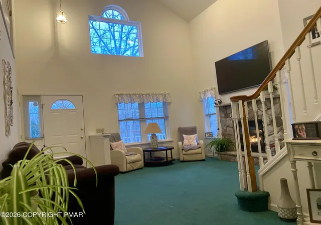 Photo 4 of Single family home for sale at 7004 Woodbridge Dr W, Bushkill, PA 18324 | MLS# PM-138240 | Listing updated on 2026-03-15