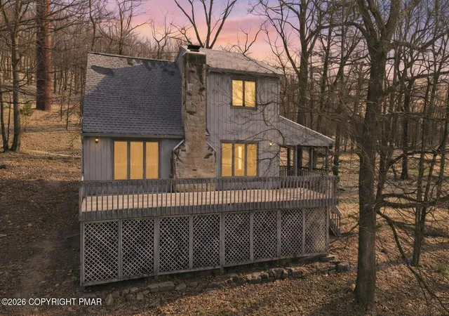 Photo 3 of Single family home for sale at 194 Stafford Dr, Bushkill, PA 18324 | MLS# PM-138526 | Listing updated on 2026-05-15