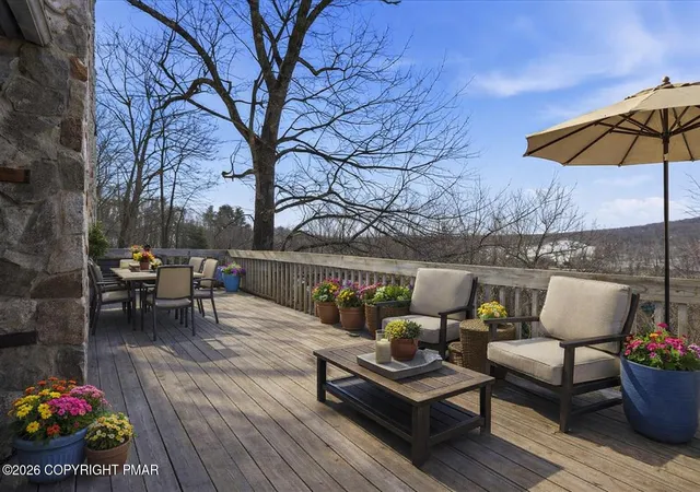 Photo 3 of Single family home for sale at 194 Stafford Dr, Bushkill, PA 18324 | MLS# PM-138526 | Listing updated on 2026-05-15