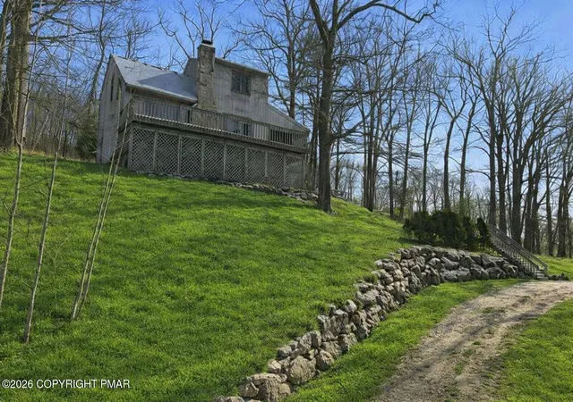 Photo 4 of Single family home for sale at 194 Stafford Dr, Bushkill, PA 18324 | MLS# PM-138526 | Listing updated on 2026-05-15