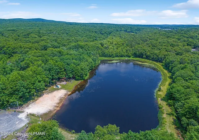 3rd image of 1807 Penn Forest Dr, Albrightsville, PA 18210 | MLS# PM-138515
