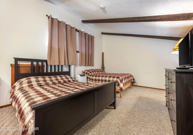 Homes for sale in Tannersville, PA | 84 Cross Country Ln, Tannersville, PA 18372 | MLS# PM-138283