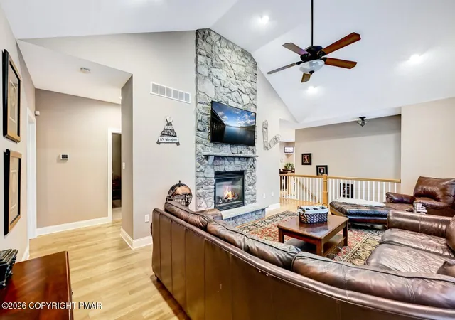 3rd image of 265 Longview Dr, Lake Harmony, PA 18624 | MLS# PM-138436