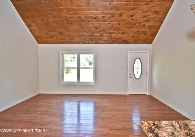 Photo 3 of Single family home for sale at 348 Summit Rd, Swiftwater, PA 18370 | MLS# PM-138405 | Listing updated on 2026-04-30