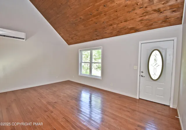 Photo 3 of Single family home for sale at 348 Summit Rd, Swiftwater, PA 18370 | MLS# PM-138405 | Listing updated on 2026-04-30