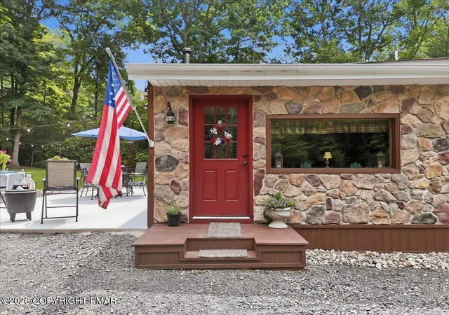 Photo 5 of Single family home for sale at 1646 Erie Ct, Effort, PA 18330 | MLS# PM-143299 | Listing updated on 2026-08-01