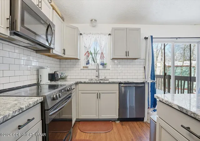Photo 3 of Single family home for sale at 6302 Ventnor Dr, Tobyhanna, PA 18466 | MLS# PM-138426 | Listing updated on 2026-07-29