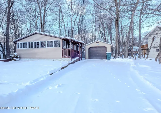 Photo 1 of Single family home for sale at 1914 Horseshoe Bnd, Tobyhanna, PA 18466 | MLS# PM-138492 | Listing updated on 2026-02-26