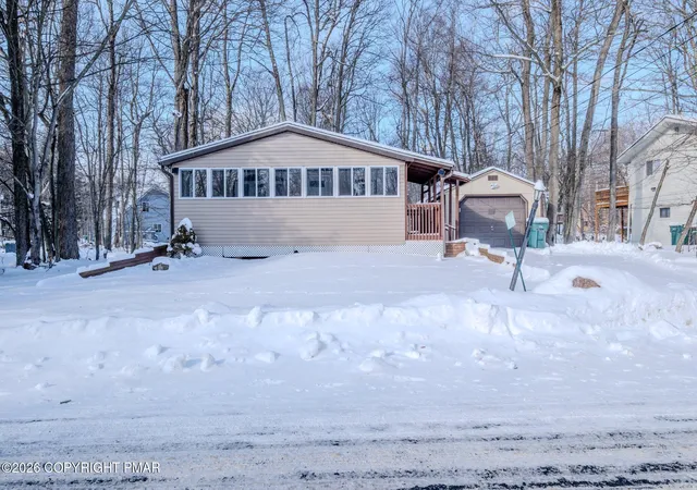 Photo 2 of Single family home for sale at 1914 Horseshoe Bnd, Tobyhanna, PA 18466 | MLS# PM-138492 | Listing updated on 2026-02-26