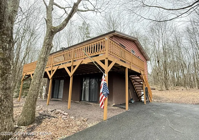 Homes for sale in Blakeslee, PA | 176 Birch Dr, Blakeslee, PA 18610 | MLS# PM-138500