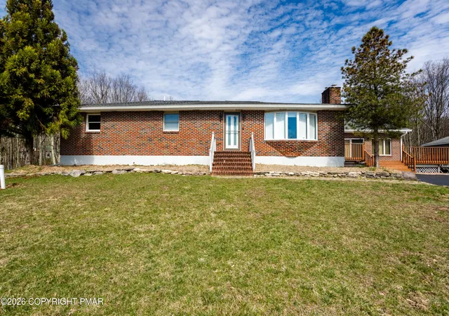 Photo 3 of Single family home for sale at 148 Sportsmans Trl, Stroudsburg, PA 18360 | MLS# PM-138610 | Listing updated on 2026-08-10