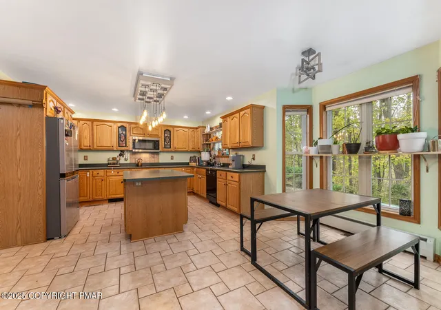 Photo 5 of Single Family Residence at 1187 Manzanedo Rd, East Stroudsburg, PA 18302 | MLS# PM-138655 | | Sold on 2026-07-16