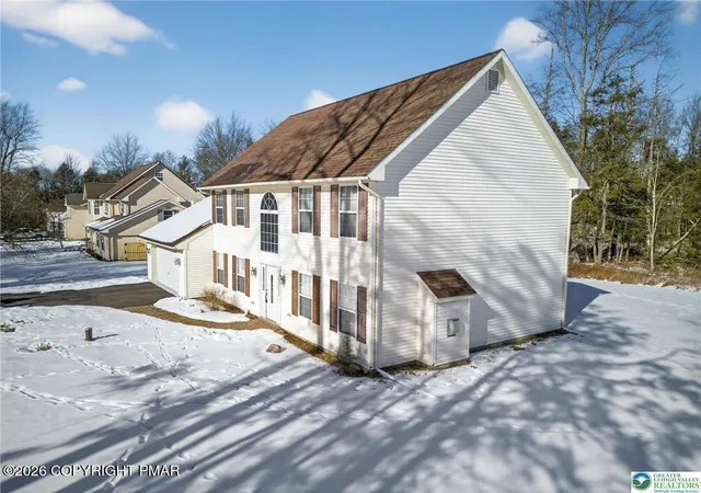 Homes for sale in Blakeslee, PA | 122 Cranberry Dr, Blakeslee, PA 18610 | MLS# PM-138536