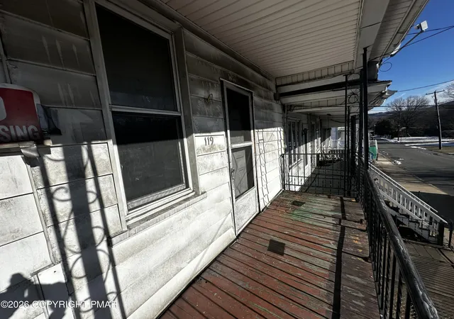 Photo 3 of Single family home for sale at 119 E Saylor St, Mount Carmel, PA 17851 | MLS# PM-138632 | Listing updated on 2026-02-03
