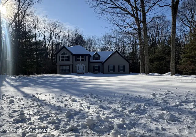 Photo 2 of Single family home for sale at 142 Chatham Hl Rd, Stroudsburg, PA 18360 | MLS# PM-138669 | Listing updated on 2026-08-26