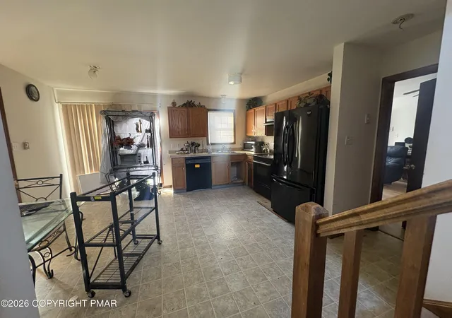 Photo 3 of Single family home for sale at 142 Chatham Hl Rd, Stroudsburg, PA 18360 | MLS# PM-138669 | Listing updated on 2026-08-26