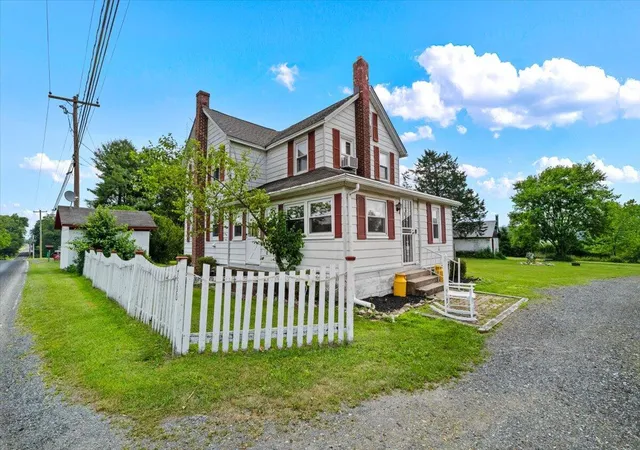 Photo 3 of Single Family Residence at 7590 Pohopoco Dr, Kunkletown, PA 18058 | MLS# PM-138663 | | Sold on 2026-07-10