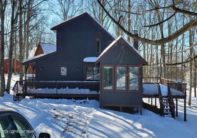 Photo 2 of Single family home for sale at 103 Ashley Ct, Bushkill, PA 18324 | MLS# PM-138678 | Listing updated on 2026-02-05