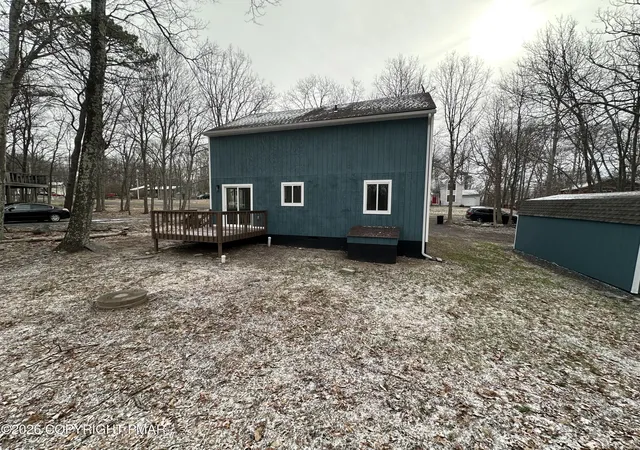 Photo 4 of Single Family Residence at 147 Pocono Blvd, Bushkill, PA 18324 | MLS# PM-138734 | | Sold on 2026-04-30