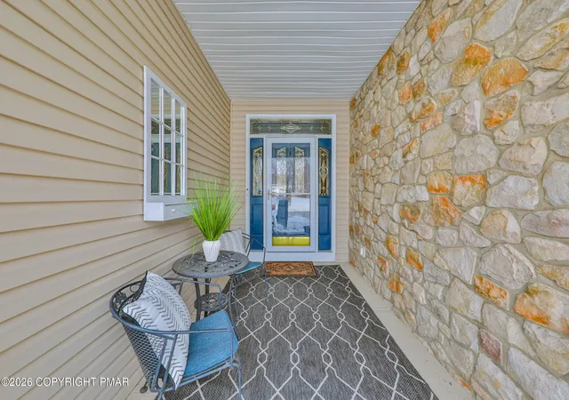 3rd image of 134 Glenmoor Cir S, Easton, PA 18045 | MLS# PM-138824