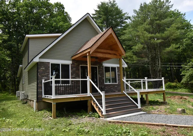 Homes for sale in Bushkill, PA | 205 Stag Ct S, Bushkill, PA 18324 | MLS# PM-138893