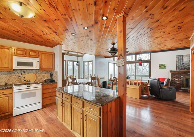 Homes for sale in Tannersville, PA | 262 Overlook Wy, Tannersville, PA 18372 | MLS# PM-139026