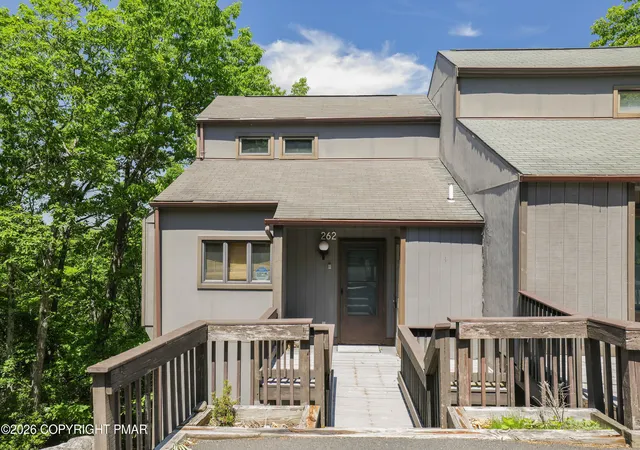 Homes for sale in Tannersville, PA | 262 Overlook Wy, Tannersville, PA 18372 | MLS# PM-139026