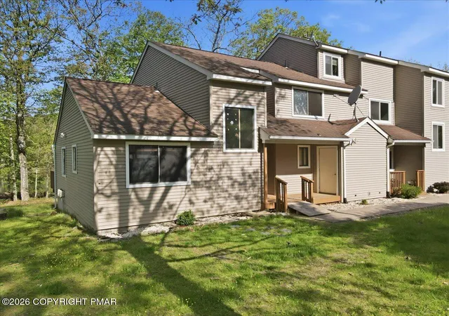 Photo 1 of Townhouse for sale at 3301 Windermere Dr, Bushkill, PA 18324 | MLS# PM-138905 | Listing updated on 2026-06-23
