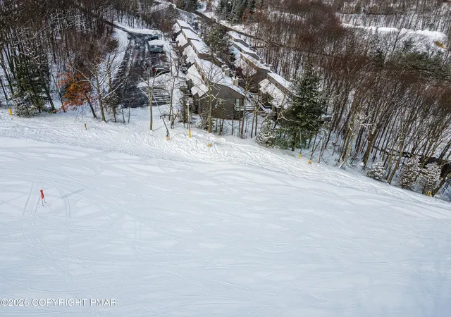 Homes for sale in Tannersville, PA | 39 Slalom Wy, Tannersville, PA 18372 | MLS# PM-138928