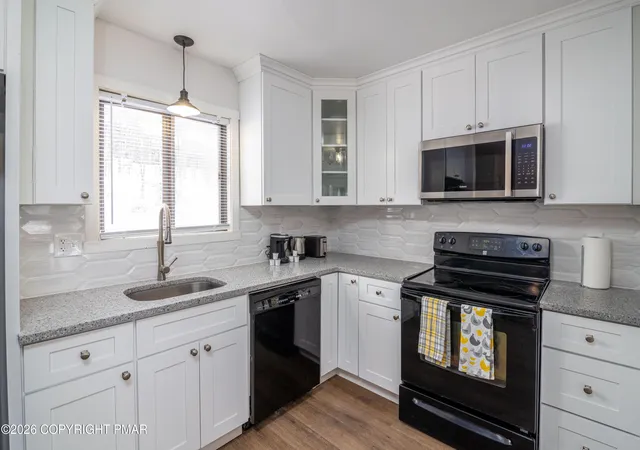 Homes for sale in Tannersville, PA | 39 Slalom Wy, Tannersville, PA 18372 | MLS# PM-138928