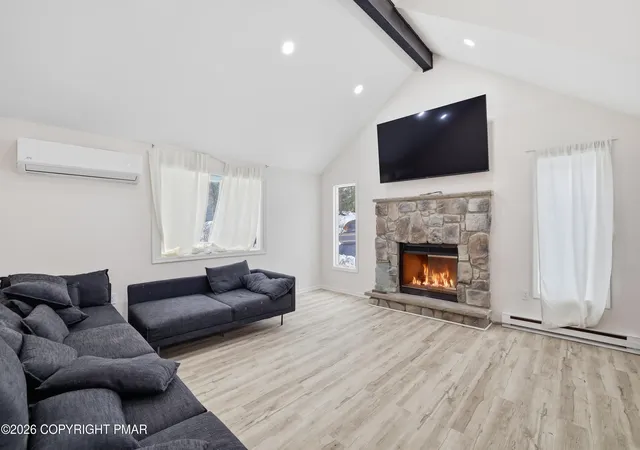 Photo 3 of Sale Pending at 319 Ramblebush Rd, Stroudsburg, PA 18360 | MLS# PM-139093 | Listing updated on 2026-05-03