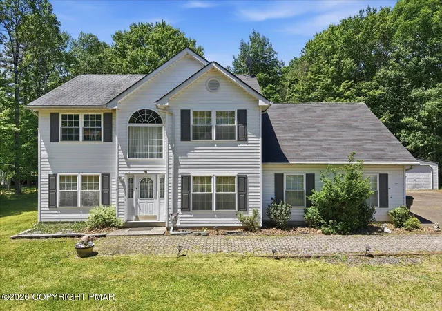 Homes for sale in Effort, PA | 1025 Juno Dr, Effort, PA 18330 | MLS# PM-142362