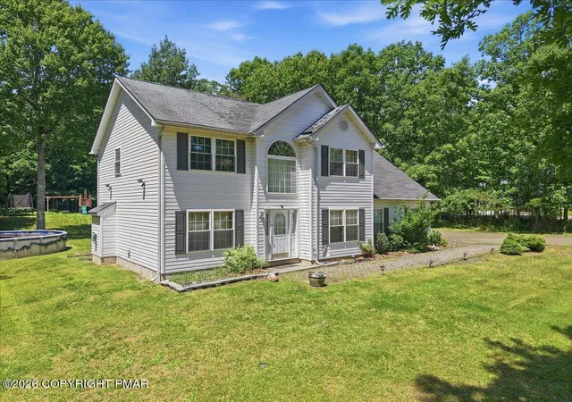 Homes for sale in Effort, PA | 1025 Juno Dr, Effort, PA 18330 | MLS# PM-142362