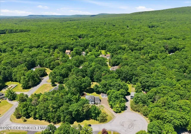 Homes for sale in Effort, PA | 1025 Juno Dr, Effort, PA 18330 | MLS# PM-142362