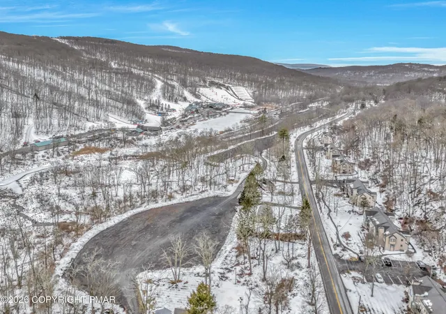 Homes for sale in East Stroudsburg, PA | 312 Hollow Road, East Stroudsburg, PA 18302 | Houzeo