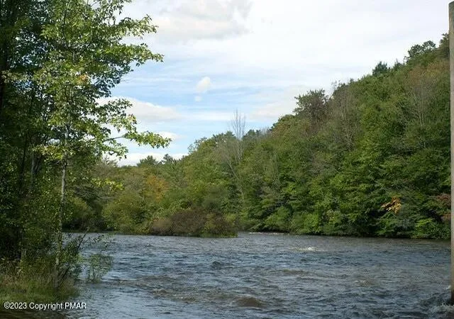 5th image of 110 Riverfront Ter, Pocono Lake, PA 18347 | MLS# PM-139421