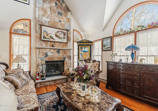 Photo 4 of Single family home for sale at 236 Dorchester Dr, Bushkill, PA 18324 | MLS# PM-141794 | Listing updated on 2026-06-02