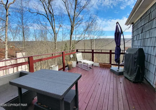 Photo 2 of Single family home for sale at 1093 Porter Dr, Bushkill, PA 18324 | MLS# PM-139046 | Listing updated on 2026-07-31
