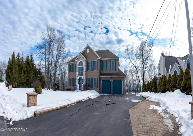 Photo 5 of Single Family Residence at 337 Clicko Ln, East Stroudsburg, PA 18301 | MLS# PM-139060 | | Sold on 2026-04-16