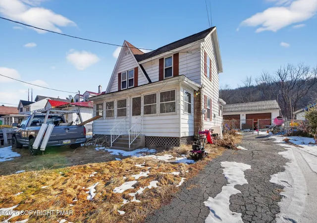 Photo 1 of Single family home for sale at 717 N Main St, Archbald, PA 18403 | MLS# PM-139120 | Listing updated on 2026-05-28