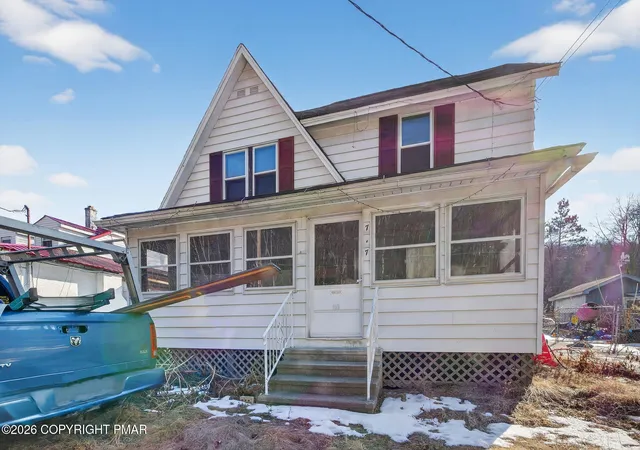 Photo 2 of Single family home for sale at 717 N Main St, Archbald, PA 18403 | MLS# PM-139120 | Listing updated on 2026-05-28