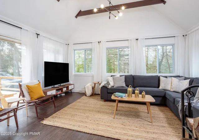 Photo 3 of Single family home for sale at 619 Washington Pl, Tobyhanna, PA 18466 | MLS# PM-139148 | Listing updated on 2026-07-17