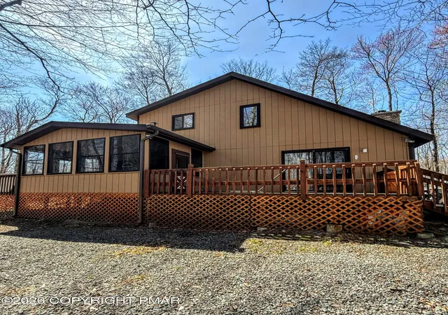 Homes for sale in Clifton Township, PA | 7 Leah Ln, Clifton Township, PA 18424 | MLS# PM-139211