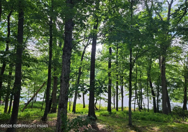 Homes for sale in Tamiment, PA | 211 Brandyshire Dr, Tamiment, PA 18371 | MLS# PM-139246
