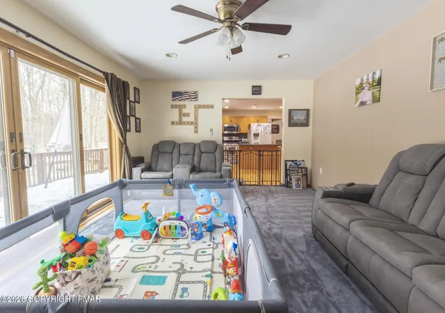 Homes for sale in Tamiment, PA | 421 Underhill Dr, Tamiment, PA 18371 | MLS# PM-139278