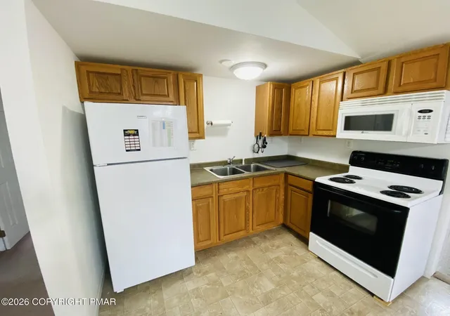 Homes for sale in East Stroudsburg, PA | 5122 Arrowhead Ln, East Stroudsburg, PA 18302 | MLS# PM-139316