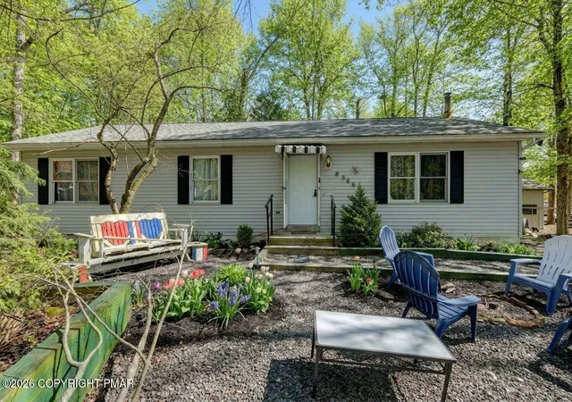 Photo 3 of Single family home for sale at 8566 Hillcrest Dr, Tobyhanna, PA 18466 | MLS# PM-139640 | Listing updated on 2026-03-20