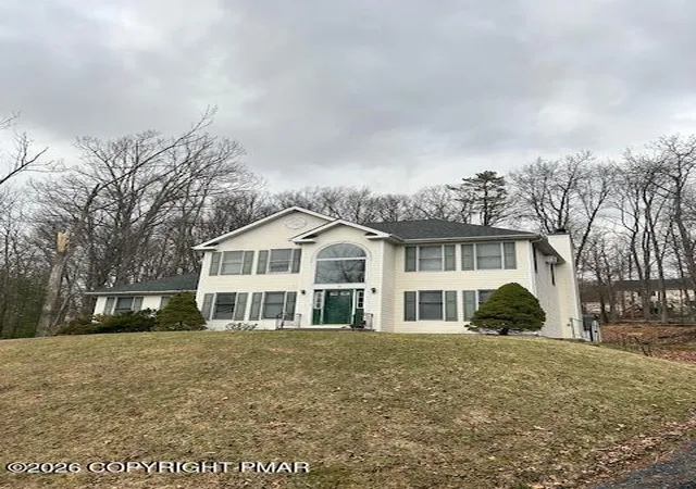 Photo 2 of Single family home for sale at 255 Reunion Ridge, East Stroudsburg, PA 18301 | MLS# PM-139453 | Listing updated on 2026-03-13
