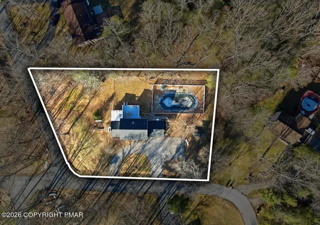 Photo 2 of Single family home for sale at 406 Broad Leaf Ln, Stroudsburg, PA 18360 | MLS# PM-139454 | Listing updated on 2026-03-13